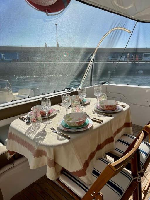 Yate Rumbo, Casa Flotante Botel Costa Adeje (Tenerife)